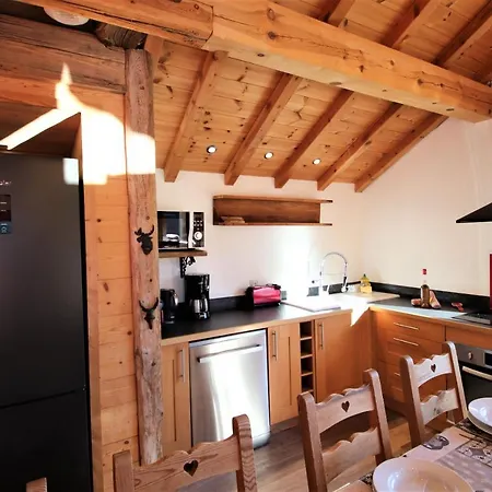 Charming W/ Mountain & Slope Views, Jacuzzi